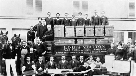 historia de louis vuitton resumen|Louis Vuitton edad.